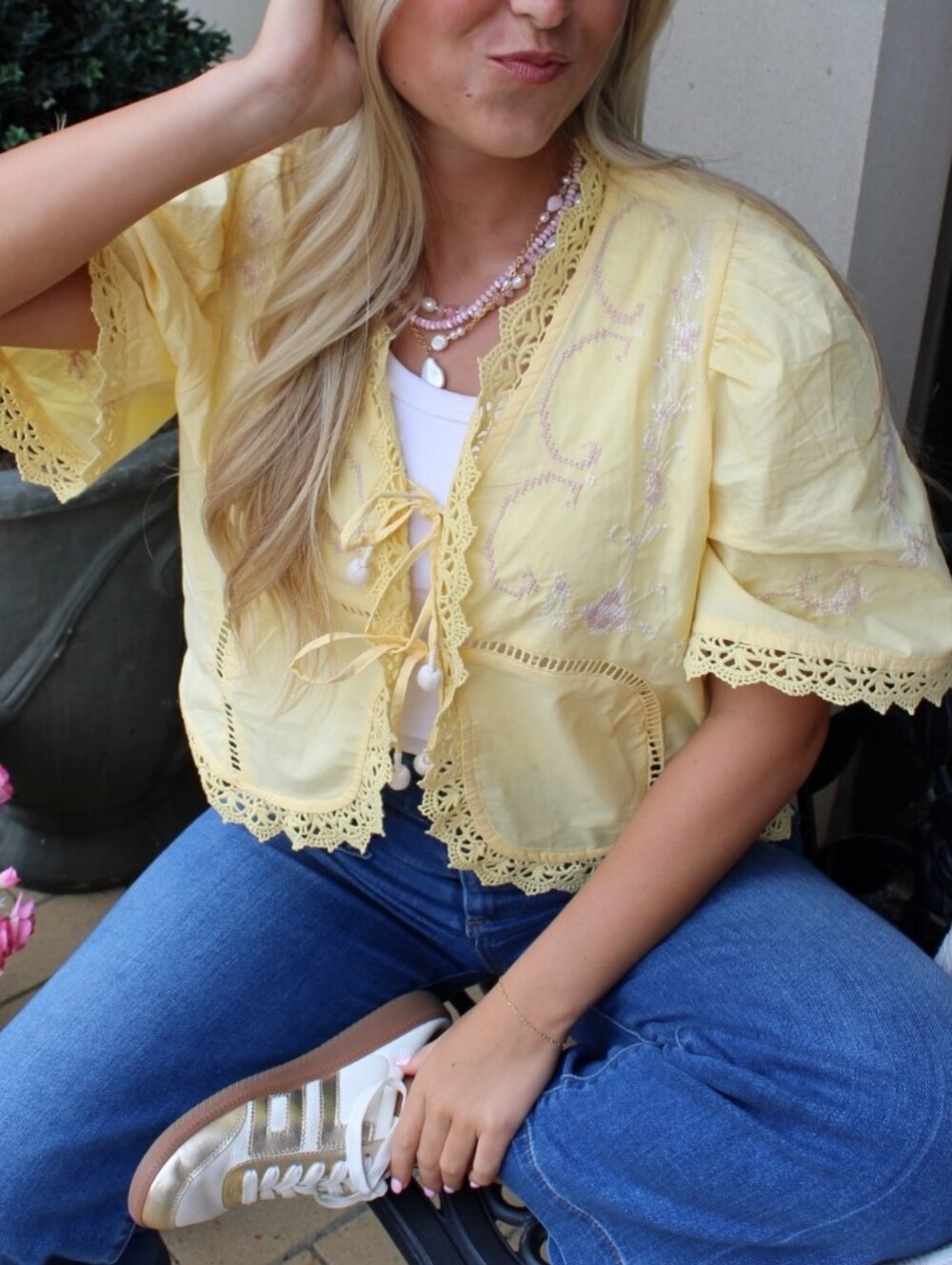 Jennifer & Grace Yellow Embroidered‎ Crochet Lace Tie Front Top Size M NEW